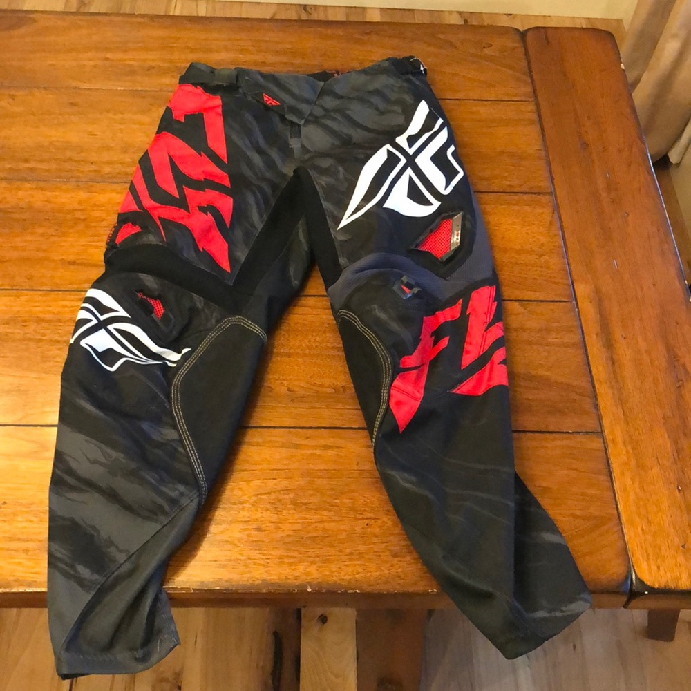 Fly racing dirt bike great condition(make offers😄